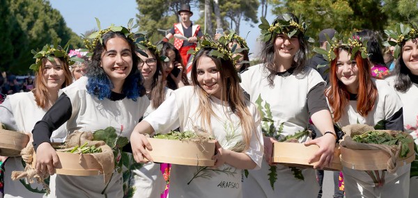 İZMİR - ALAÇATI OT FESTİVALİ TURU (19.04.2026)